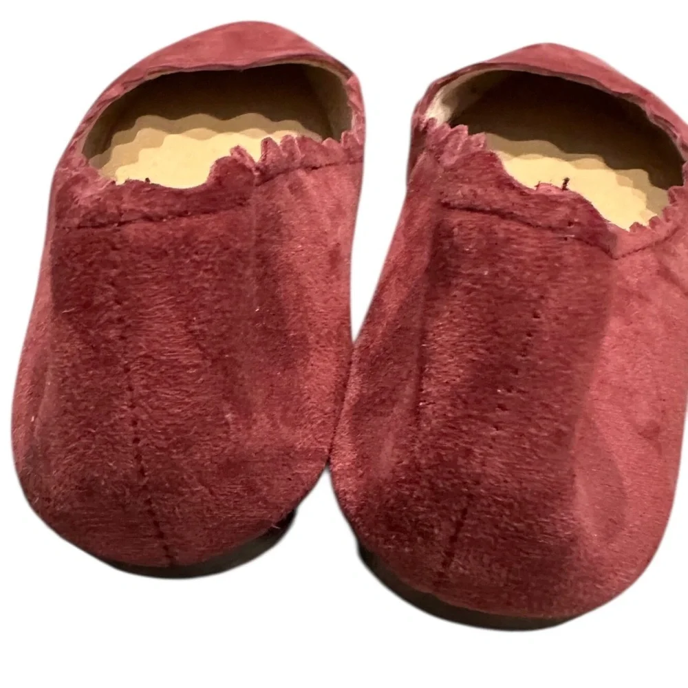 Stitch Fix x Violet & Red Winny Suede Scalloped Flat Shoes Flats Size 6M